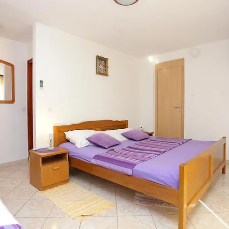Family Friendly With A Swimming Pool Mavarstica, Ciovo - 16559 * Trogir