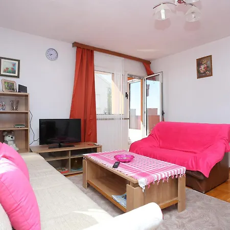 Apartman Family Friendly With A Swimming Pool Mavarstica, Ciovo - 16559 *