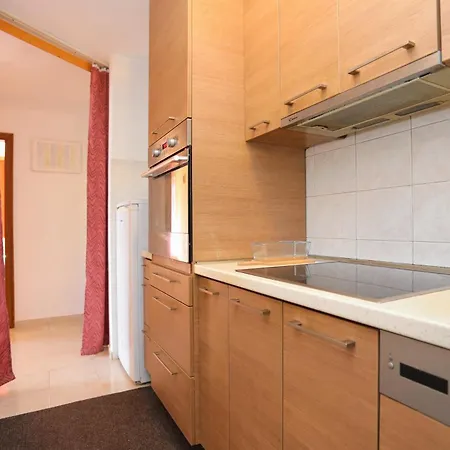 Apartman Family Friendly With A Swimming Pool Mavarstica, Ciovo - 16559 Trogir