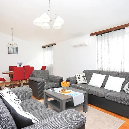 Family Friendly With A Swimming Pool Mavarstica, Ciovo - 16559 Apartman *