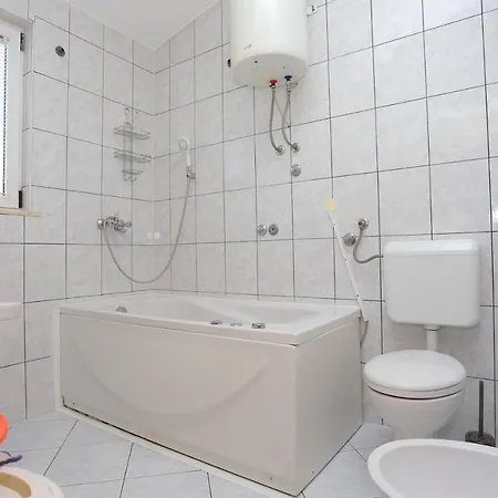 Family-friendly With Swimming Pool Mavarstica, Ciovo - 16559 Appartement Trogir