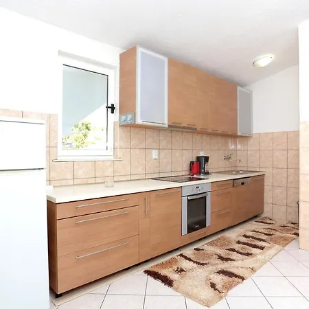 Appartement Family-friendly With Swimming Pool Mavarstica, Ciovo - 16559 Trogir