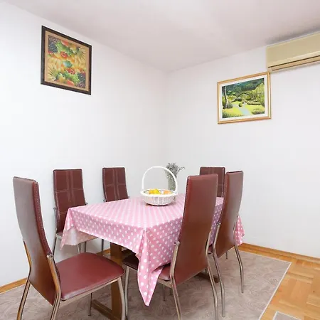 Апартаменты Family Friendly With A Swimming Pool Mavarstica, Ciovo - 16559 *