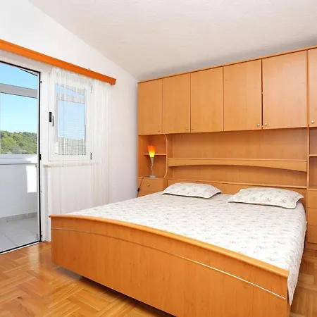 Family-friendly With Swimming Pool Mavarstica, Ciovo - 16559