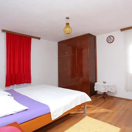 Апартаменты Family Friendly With A Swimming Pool Mavarstica, Ciovo - 16559