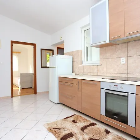 Апартаменты Family Friendly With A Swimming Pool Mavarstica, Ciovo - 16559