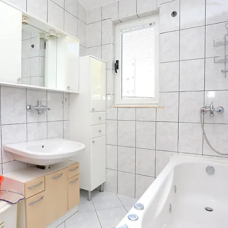 Family-friendly With Swimming Pool Mavarstica, Ciovo - 16559 Trogir